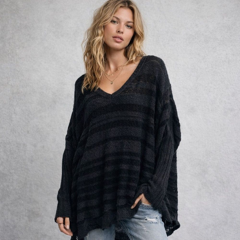 Free People Black Striped Knit V-Neck Sweater Long‎ Sleeve Women’s Size Medium